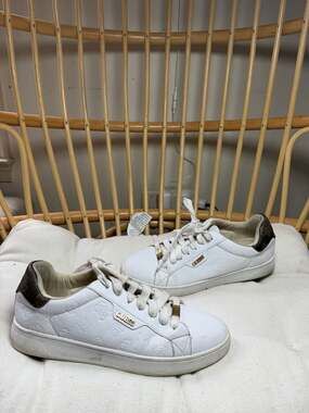 GUESS Women's Renzy Low Profile Easy Lace-Up Sneakers - ,